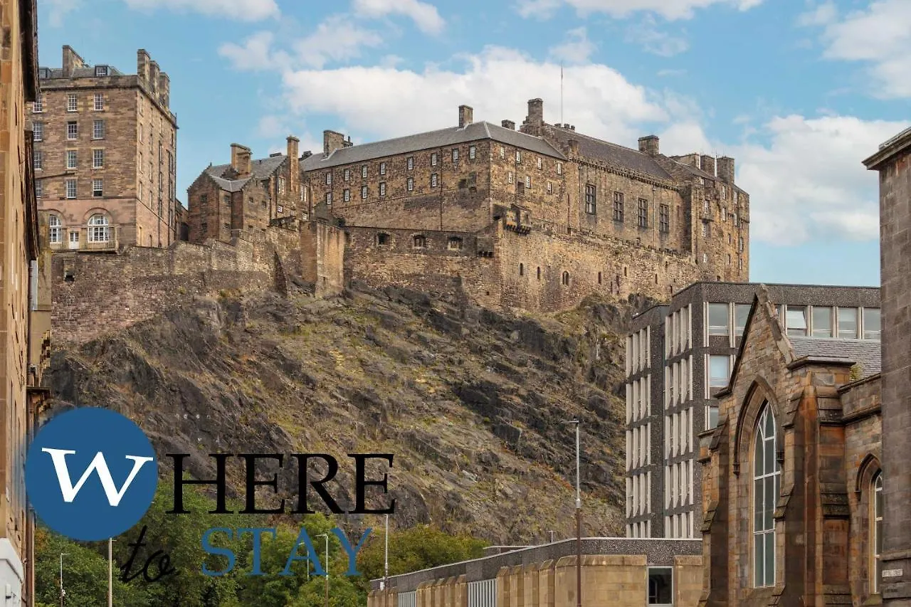 Stylish 2Bed Apartment Underneath Edinburgh Castle 0*,  Reino Unido