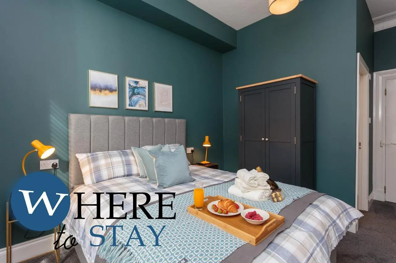 Stylish 2Bed Apartment Underneath Edinburgh Castle
